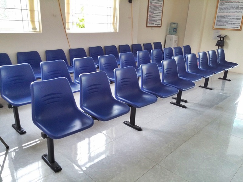 Ghế băng dài phòng chờ đã được sử dụng tại Việt Nam từ khá lâu