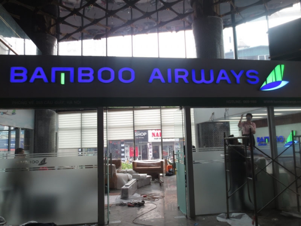 F+ FURNITURE THI CÔNG NỘI THẤT PHÒNG BÁN VÉ MÁY BAY PHONG CÁCH HIỆN ĐẠI BAMBOO AIRWAYS TẠI TÒA NHÀ FLC